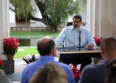 Maduro pide a opositores desistir en adelantar elecciones