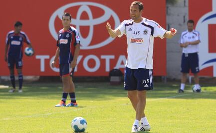 John van´t Schip cerca de volver a dirigir a Chivas