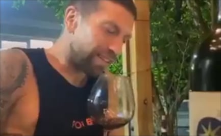 Estrella del Atalanta bebe con canción de Christian Nodal