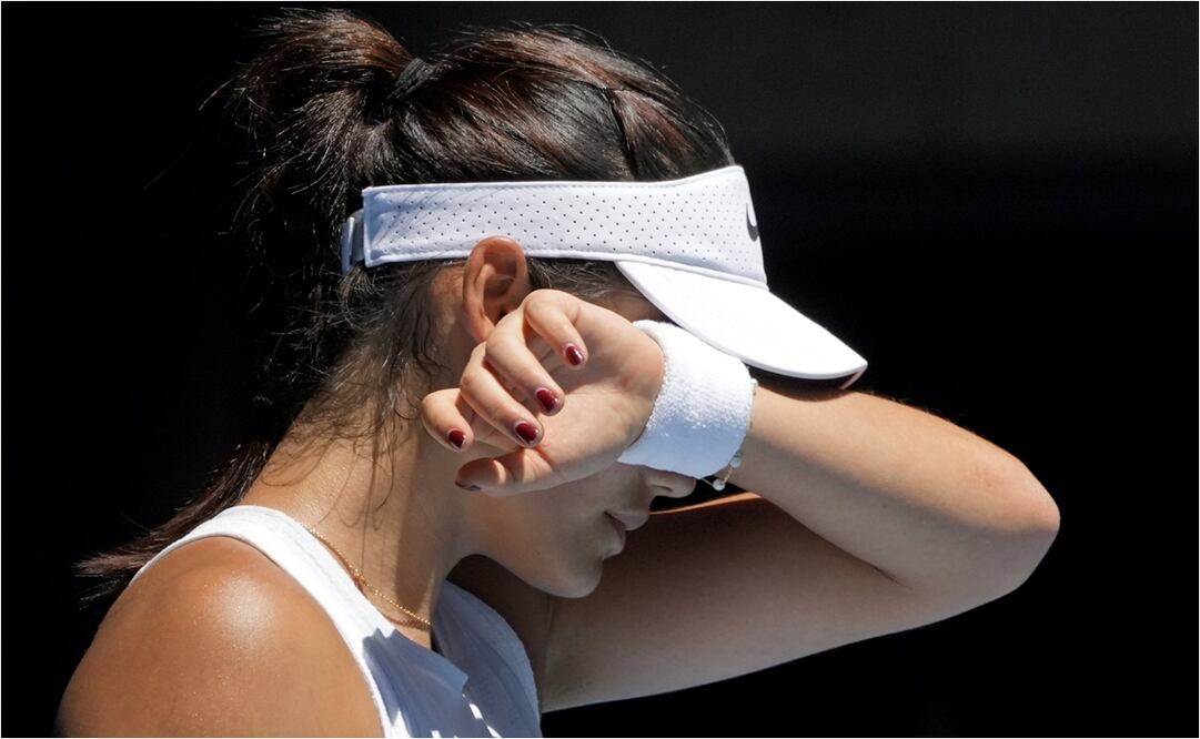La tenista Emma Raducanu identifica a su acosador en pleno juego. FOTO: AP