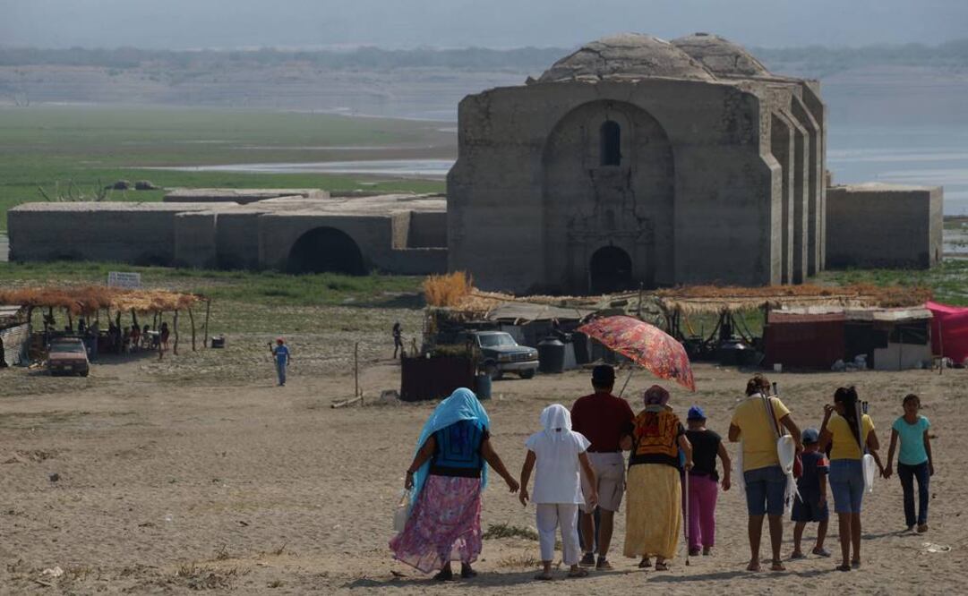 La presa Benito Juárez, en Jalapa del Marqués, quedó vacía por la sequía que azota al Itsmo de Tehuantepec. 