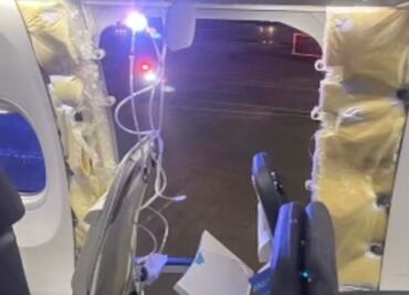 VIDEO. Silbido, una camisa succionada y máscaras de oxígeno: así fue el accidente del Boeing de Alaska Airlines