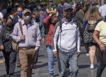 Expertos estudian la posiblidad que ómicron mute a una versión "extracontagiosa"