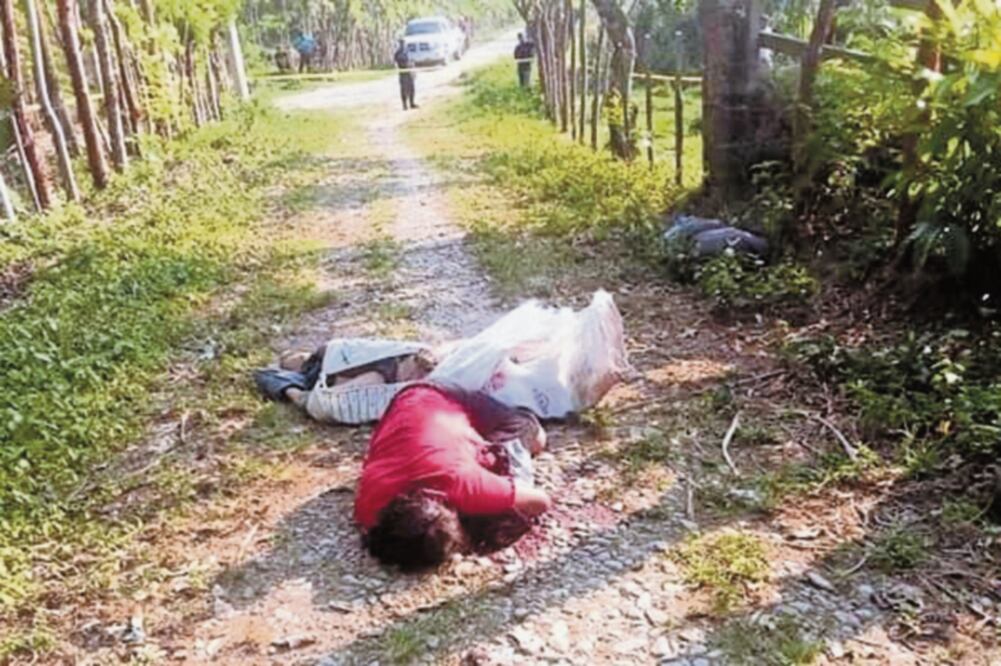 Violencia en la Cuenca. Dos hombres y una mujer fueron ejecutados en un camino de terracería en San Felipe Jalapa de Díaz. (ESPECIAL)