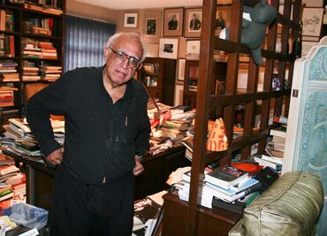 El vasto archivo que alberga la "caja de Pandora" de Monsiváis