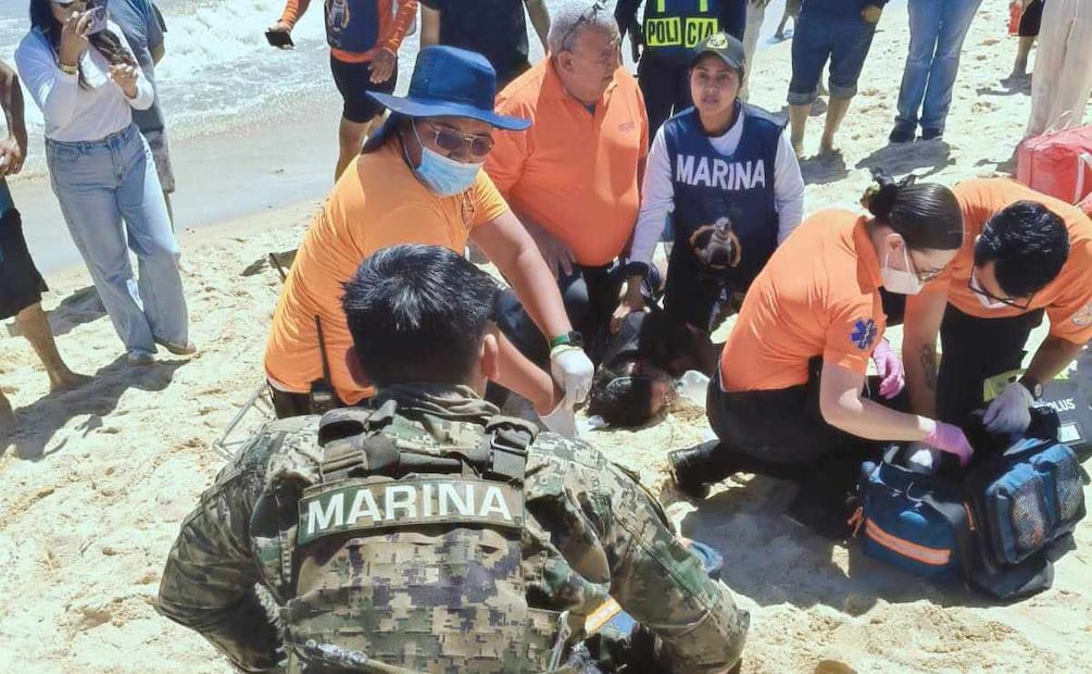 Marina rescata a dos turistas en playas de Baja California y Oaxaca (05/04/2026). Foto: Especial