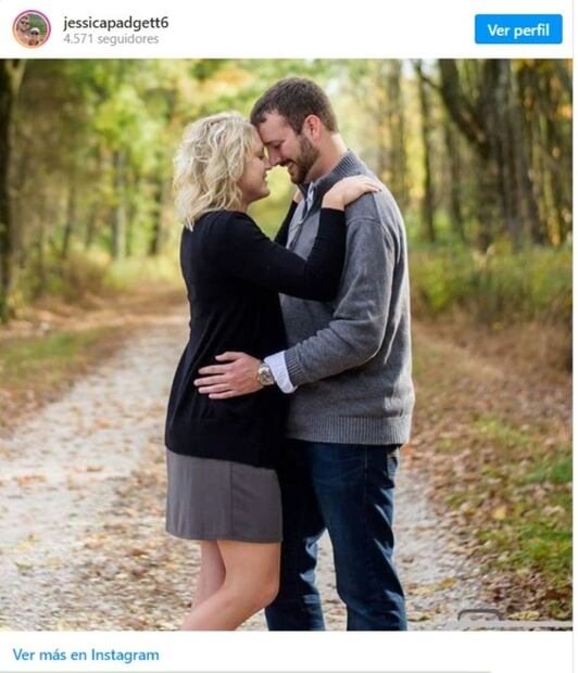 “Iba ser el día más feliz”: mujer se pone vestido de novia y visita la tumba de su prometido