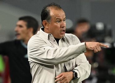 Perú ya "no quiere" a Juan Reynoso; extécnico de Cruz Azul se quedaría sin equipo