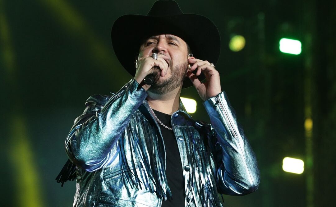 Con temas como "Chale" el cantante conquistó a los más de 70 mil asistentes, del Arre. Foto: Carlos Odín