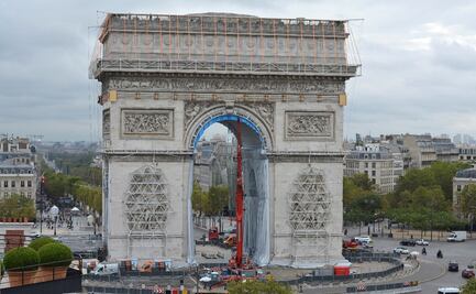 VIDEO: Piden sancionar a un hombre que prendió un cigarrillo en la llama de memorial en París; "es un insulto a nuestra historia"