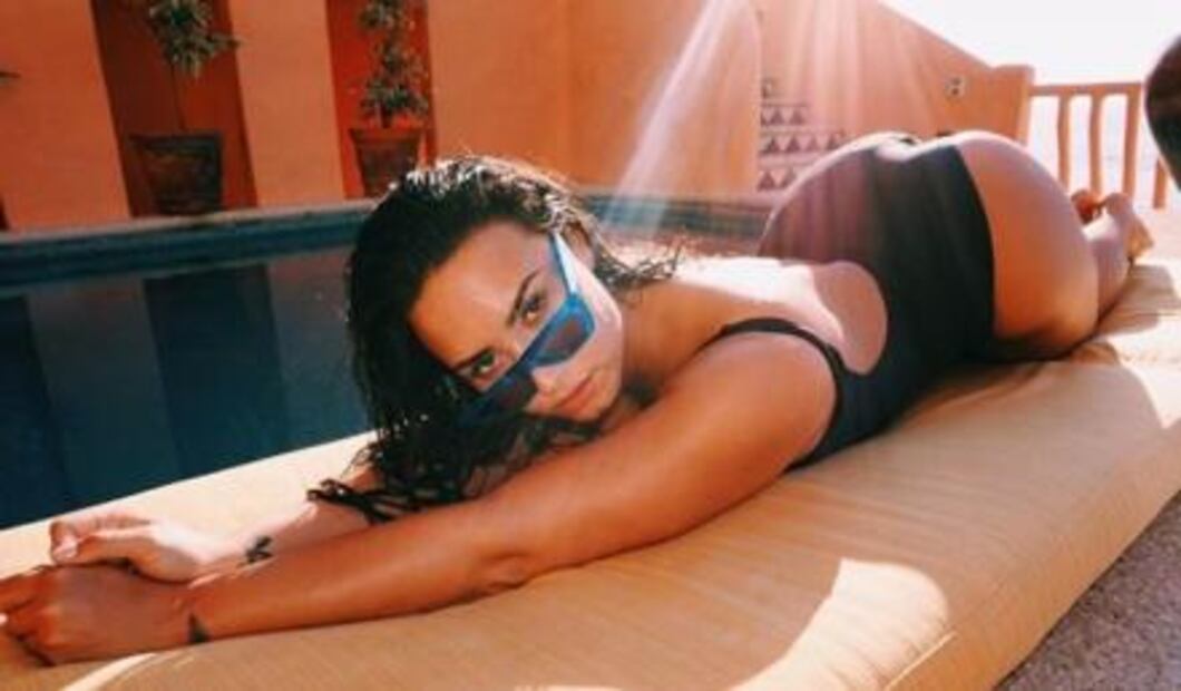 Demi Lovato prende Instagram con foto en lencería
