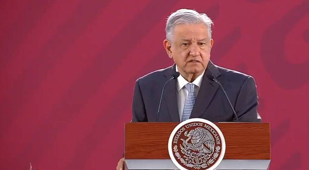 Nombran a Zoé Robledo encargado de organizar las fiestas patrias