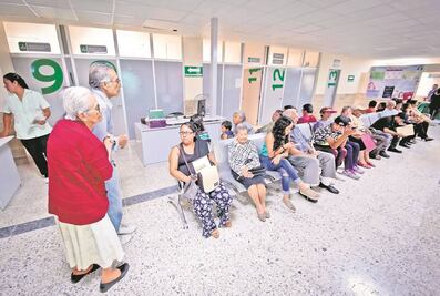 Información de pacientes hospitalizados será sólo por teléfono: IMSS