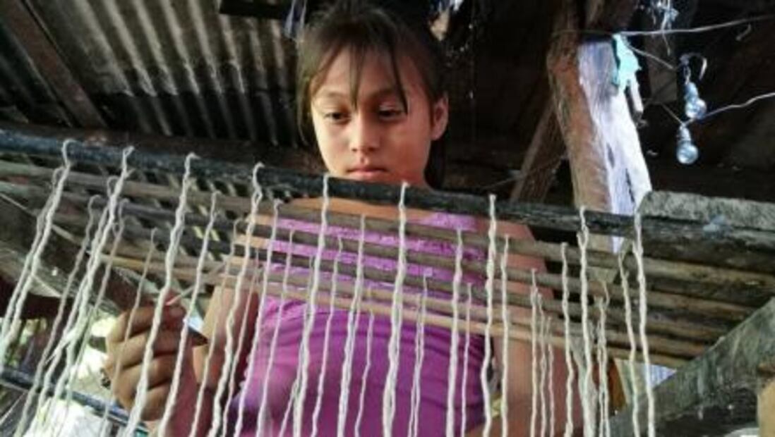 Elaboración de velas, tradición familiar en Tabasco