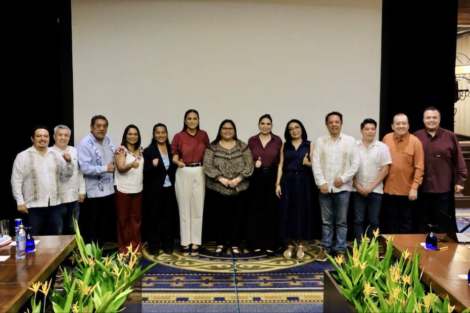 La dirigente nacional de Morena, Ariadna Montiel, en una reunión en Guerrero. Foto: X @A_MontielR