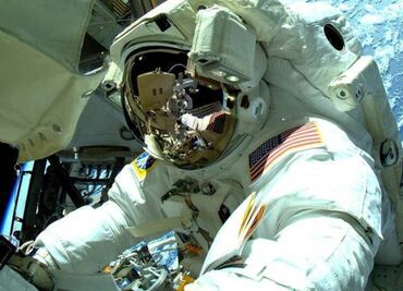 ¿Por qué los rusos llevan armas de fuego a misiones espaciales?