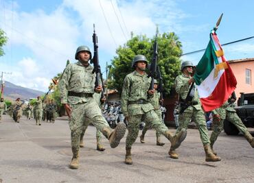 Desfila Ejército y Guardia Nacional en Aguililla, Michoacán, tierra de “El Mencho”