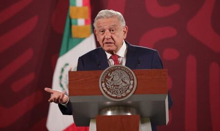 Pese a crisis, economía mexicana está subiendo y hay una distribución más justa de la riqueza: AMLO