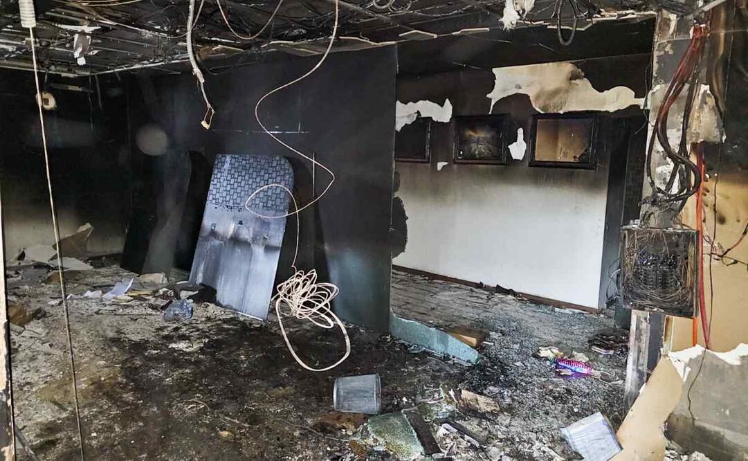 El 29 de junio, policías de Naucalpan que custodiaban el palacio municipal alertaron sobre un incendio en el primer nivel. Foto: Especial