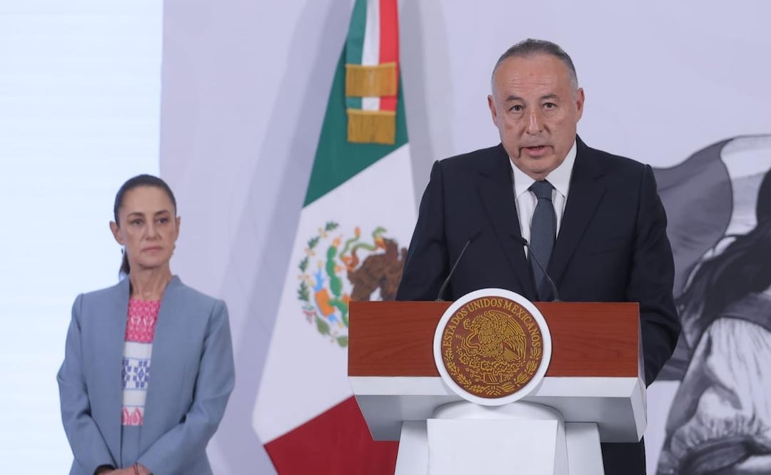 José Luis Cervantes Martínez, fiscal general de Justicia del Estado de México durante la conferencia de prensa de la presidenta Claudia Sheinbaum (21/04/2026). Foto: Gabriel Pano / EL UNIVERSAL
