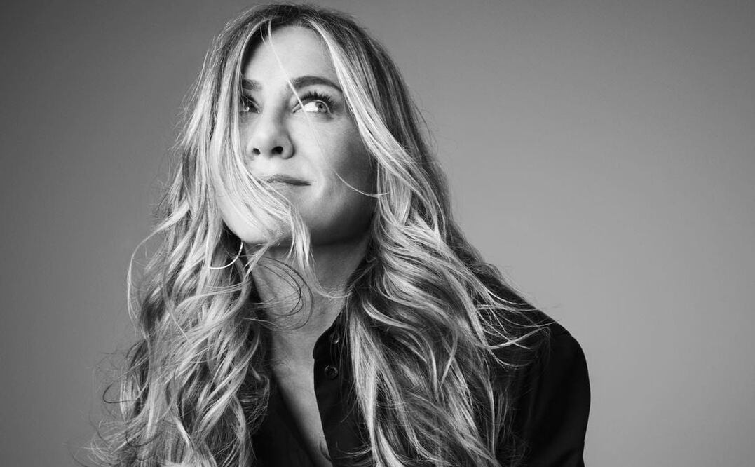 El estilista de Jennifer Aniston reveló cómo la actriz cuida su pelo. Foto: Instagram @lolavie