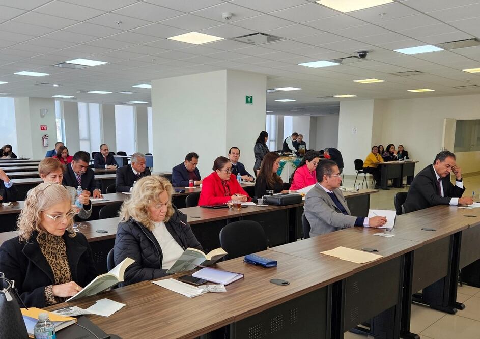 Capacitación para litigantes en el Tribunal Superior de Justicia de la CDMX. Foto Especial