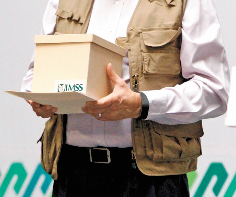 El IMSS entrega en sus kits para pacientes con Covid no grave las medicinas desaconsejadas por expertos: ivermectina y azitromicina. Foto: CARLOS MEJÍA. EL UNIVERSAL