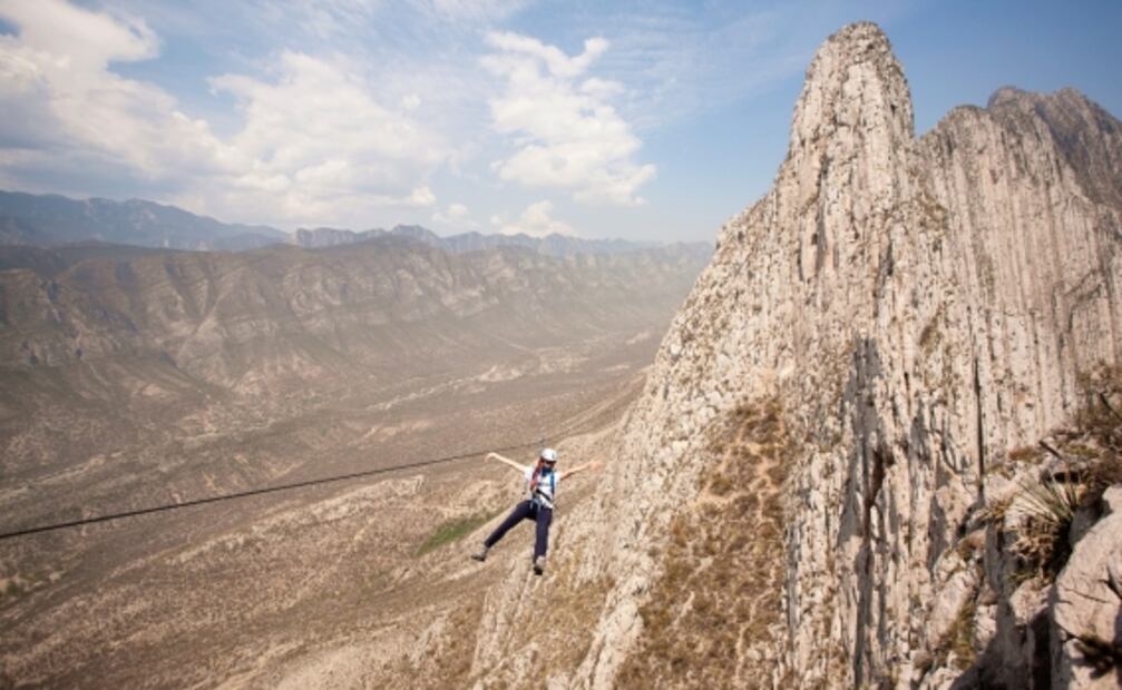 Nuevo León: pozas azules, montañas y toboganes naturales en una ruta de aventura