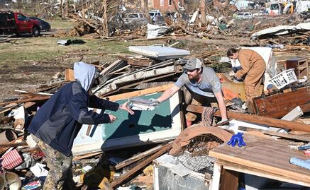 “Será un milagro si rescatamos a alguien más”: van 94 muertos tras tornados en Kentucky