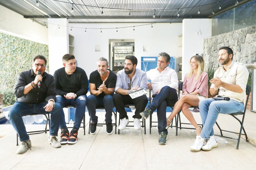 El elenco y la producción dieron el claquetazo de la cinta este fin de semana; filmarán en s en bares, cantinas y table dances de la Ciudad de México. (Fotos: Valente Rosas. El Universal)