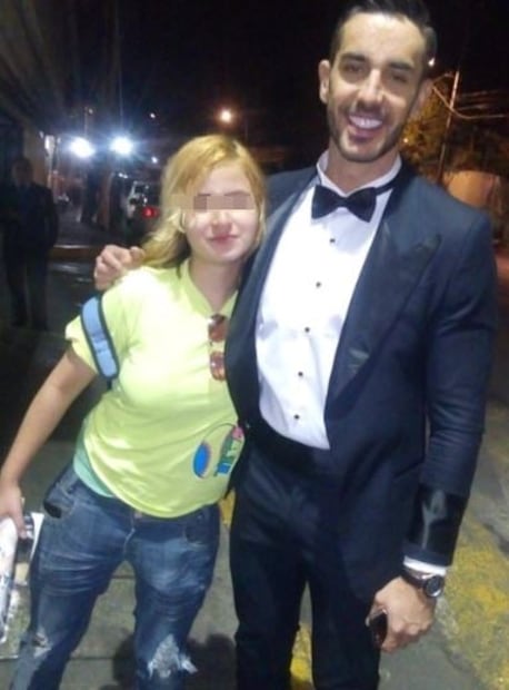 Karla Fernanda, la joven que mató a su madre era fan de tomarse fotos con famosos