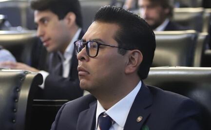Senador Néstor Camarillo renuncia al PRI; partido pierde vicepresidencia en la Mesa Directiva y se reduce a 13 senadores