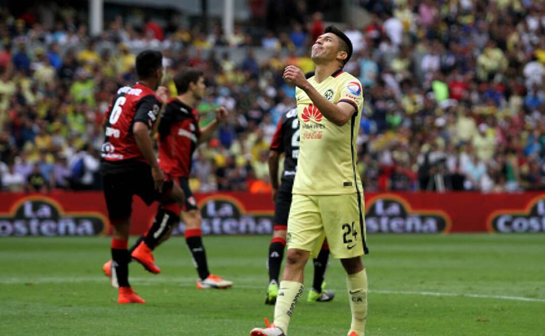 Peralta se lamenta tras una de sus fallas. Carlos Mejía