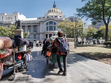 Tras de 15 días de retiro, vendedores ambulantes regresan a la Alameda Central