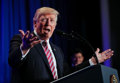 Trump vuelve a atacar al New York Times y el Washington Post