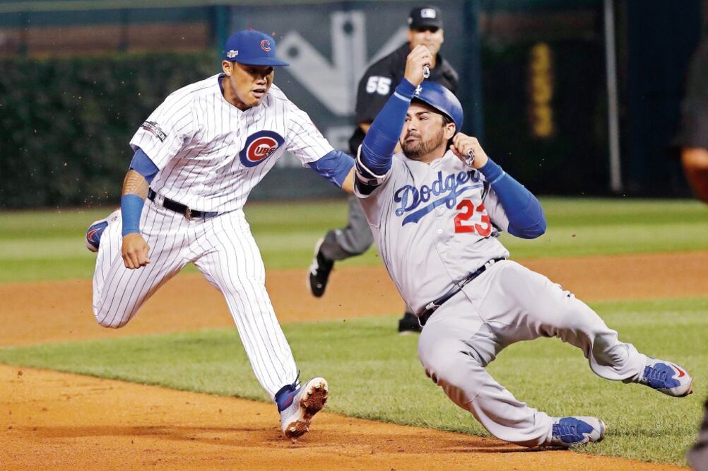Adrián González niveló la serie con los Cubs en la serie de la Nacional. (FOTO: JON DURR. USA TODAY SPORTS)