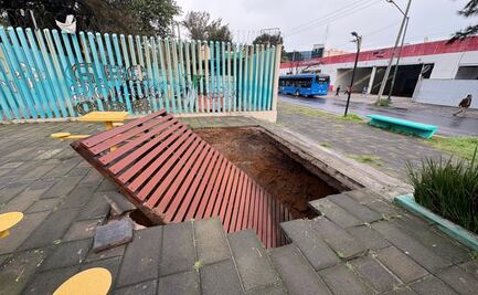 Se forma socavón en parque de Gustavo A. Madero; Protección Civil acordona la zona