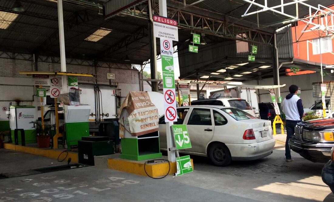 El programa de Verificación Vehicular tiene por objetivo controlar las emisiones contaminantes de los automóviles. Foto: Archivo /  EL UNIVERSAL