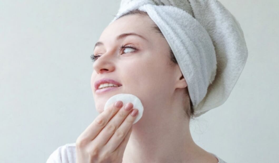 Agua de arroz: el próximo mejor amigo de tu piel 