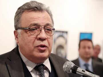 Embajador ruso en Turquía muere por un atentado en Ankara