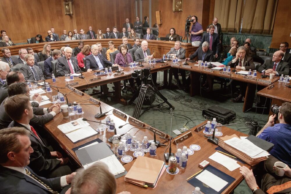 El Comité Judicial del Senado, durante la votación para aprobar al nominado a fiscal general, Jeff Sessions. (J. SCOTT APPLEWHITE. AP)