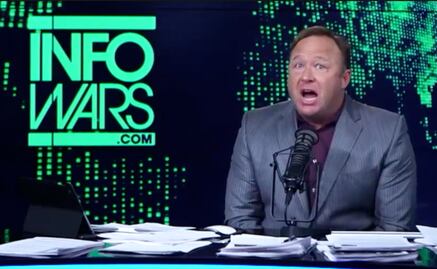 Twitter bloquea permanentemente a Alex Jones