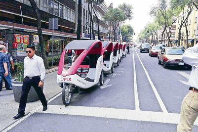 Cliclotaxis ya remplazan a los micros en el Centro Histórico  