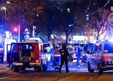 Embajada de México en Austria proporciona teléfono para apoyar connacionales tras tiroteo