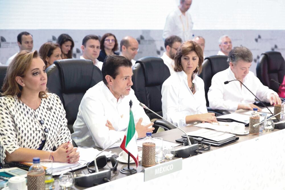 En el pleno de la 25 Cumbre Iberoamericana aseguró que el mayor activo de la región es la juventud, por lo que exhortó a los gobiernos a promover políticas públicas que aprovechen su capacidad. (FOTO: PRESIDENCIA)