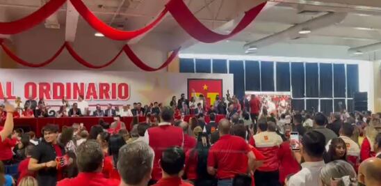 PT se disculpa con Fernández Noroña por abucheos; "no lo merezco", senador lamenta lo ocurrido y toma distancia