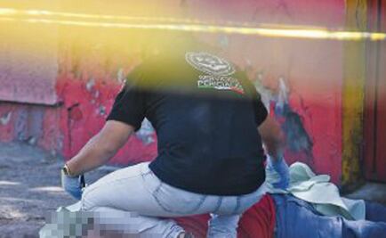 Se dispara pluma-pistola por accidente y muere afuera de su casa en Neza