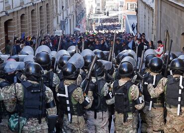 Envían a 7 militares más a prisión preventiva por "intento de golpe" de Estado en Bolivia