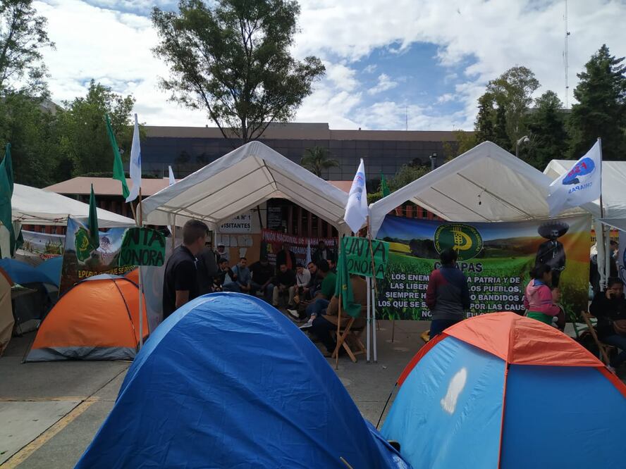 Por plantón, diputados pasan para mañana aprobación del Presupuesto 2020