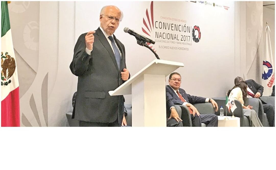 El titular de la Secretaria de Salud, José Narro Robles, toma la palabra durante la Convención Nacional 2017 de la Canacintra (Foto: Archivo EL UNIVERSAL)